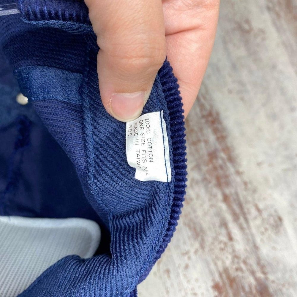 Vintage Georgetown Bulldogs corduroy hat - Picture 8 of 9